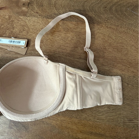 SKIMS Fits Everybody Strapless Bra Clay - Picture 6 of 11